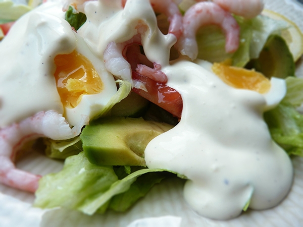 Räksallad Med Vitlöksdressing, recept